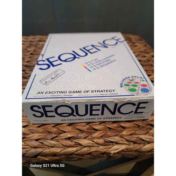Sequence An Exciting Game of Strategy - Board Game - Picture 2 of 11